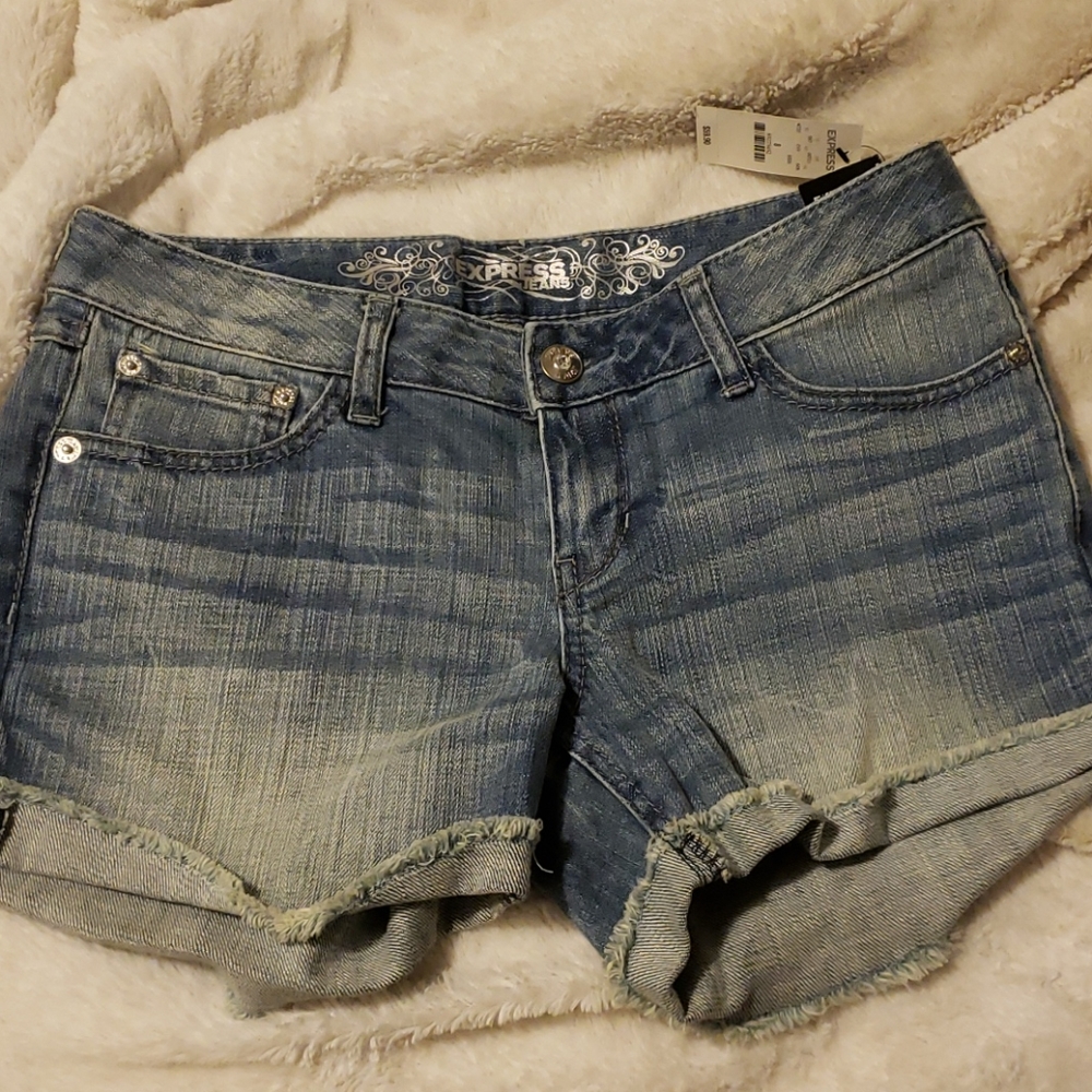 Express jean shorts-sequencing on back pockets